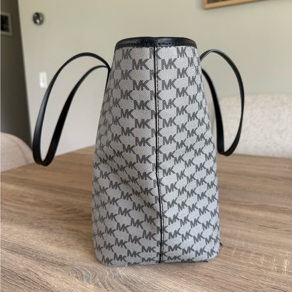 Michael Kors Black and Gray Signature Emry Tote - Picture 3 of 13